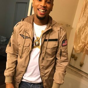 Meet your Posher, Derrick